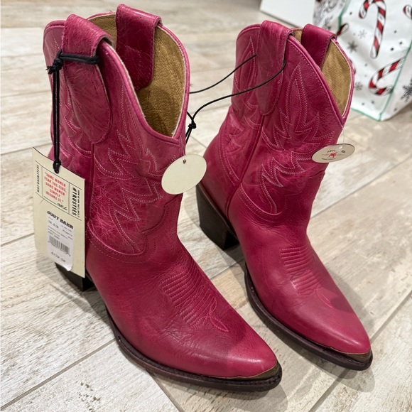 Idyllwind Shoes - Idyllwind By Miranda Lambert Pink Western Short Boots NWT Size 10 Magenta